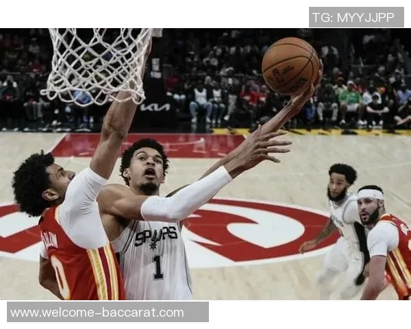 福克斯表现出色14投7中三分命中率高达50但末节发力未能逆转比赛